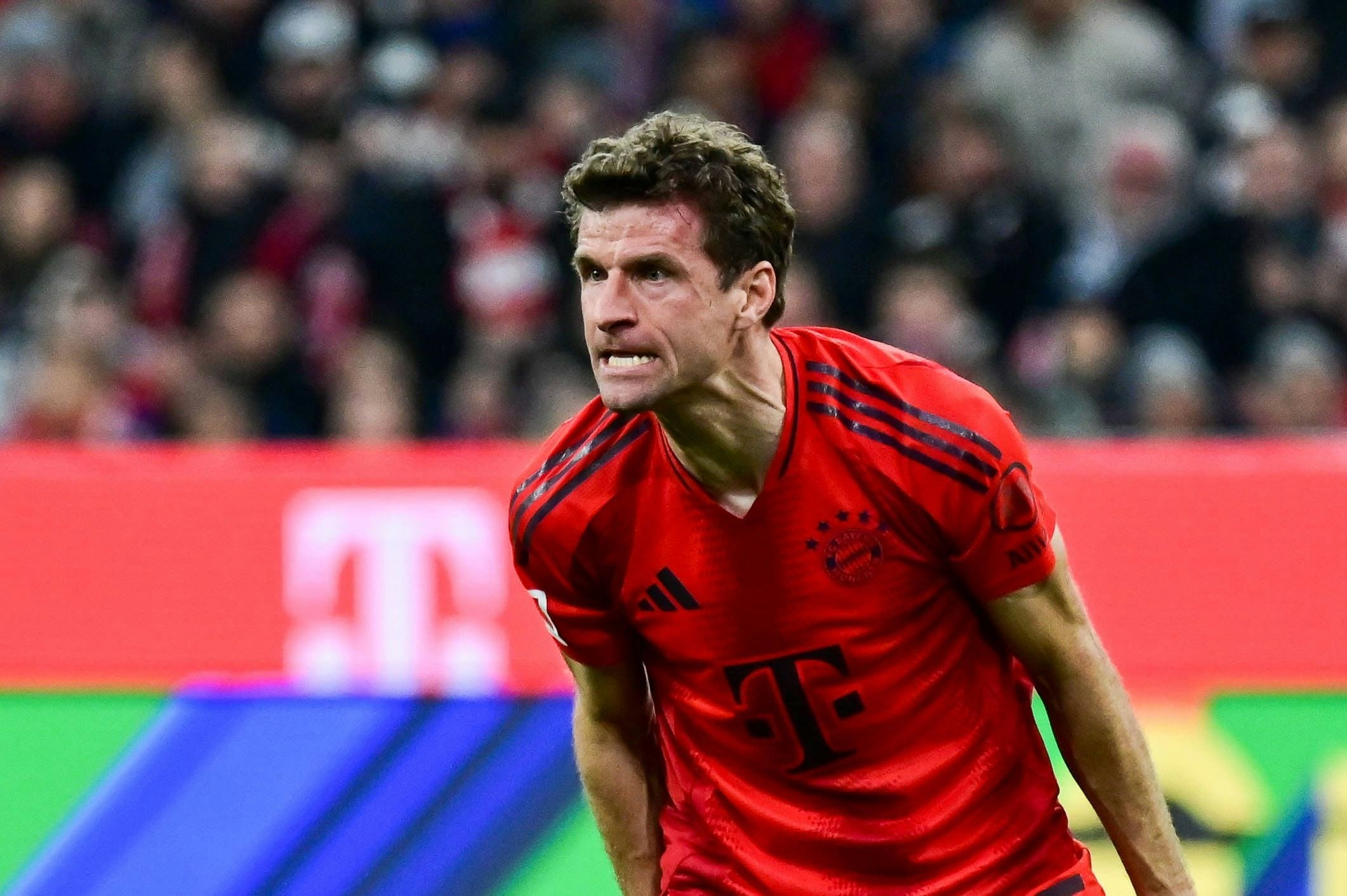 Thomas Müller fletscht les dents.