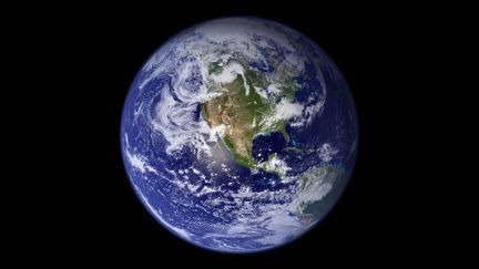La Terre surnommée la 'planète bleue' en raison de la couleur de ses océans. (Handout / NASA / AFP)