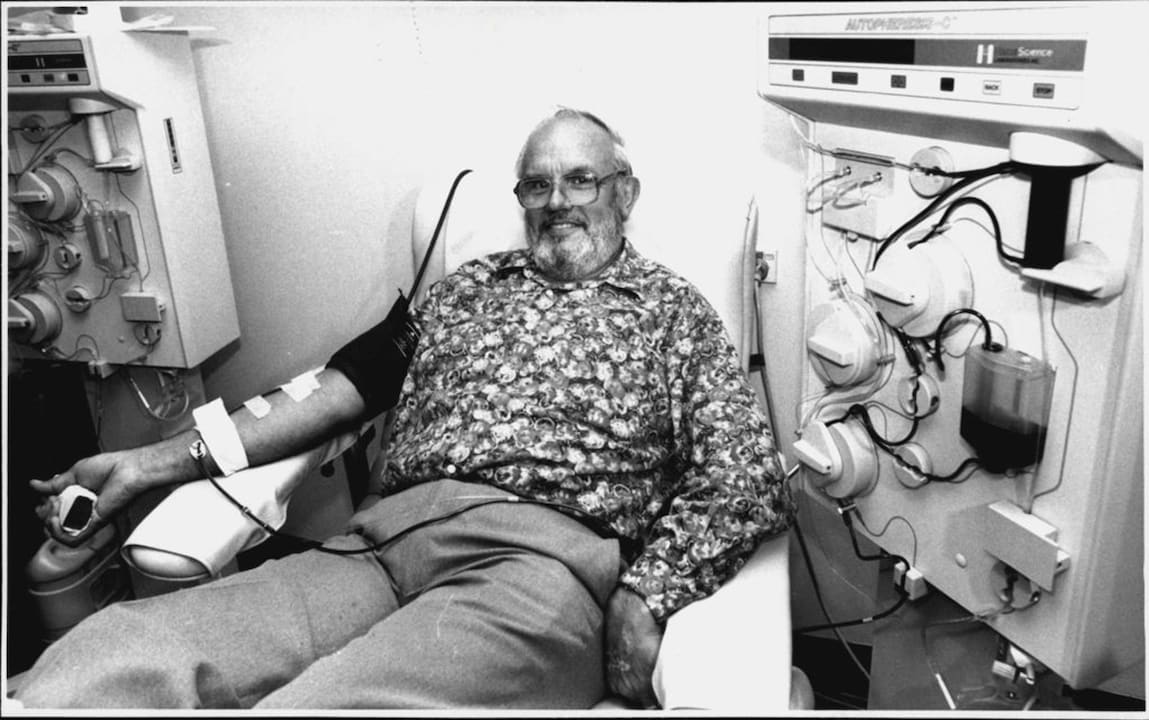 Jim Harrison lors de son 537e don de sang
