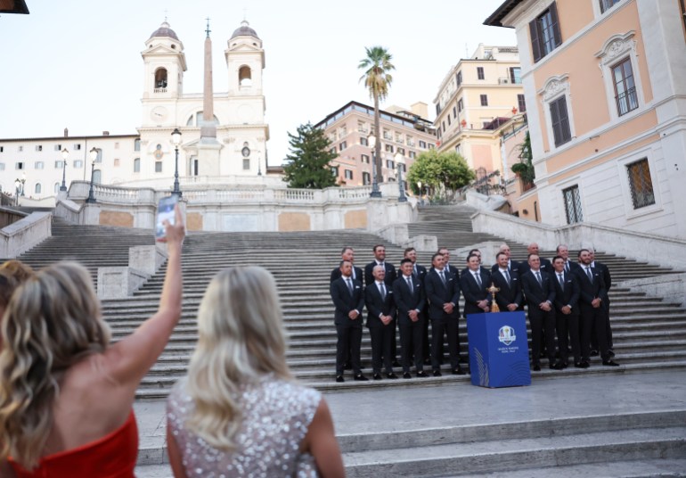 Réactions sur la place d'Espagne
