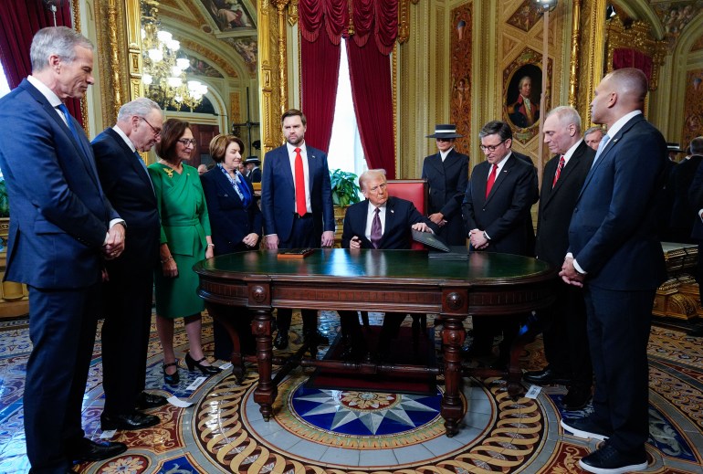 Donald Trump lors de la cérémonie de signature de son investiture.