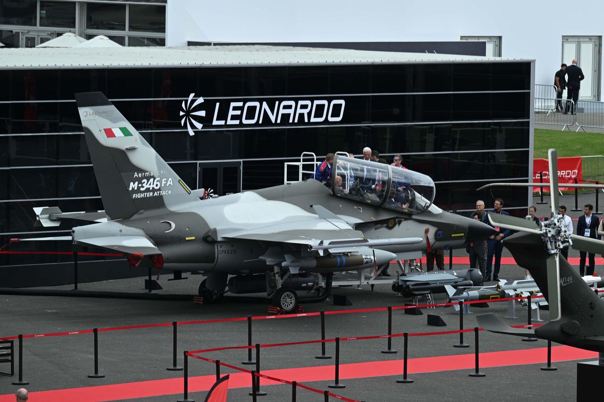 L'avion de chasse Aermacchi M-346 FA.