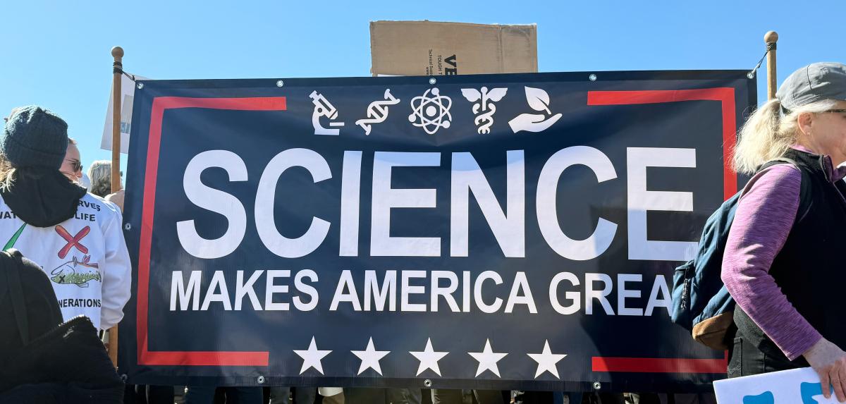 Bannière 'Science makes America great again' lors de la manifestation à Washington.