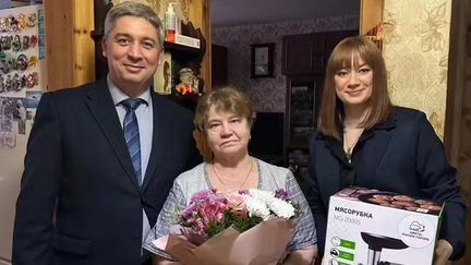 Offre de hachoir à viande par le parti Russie unie