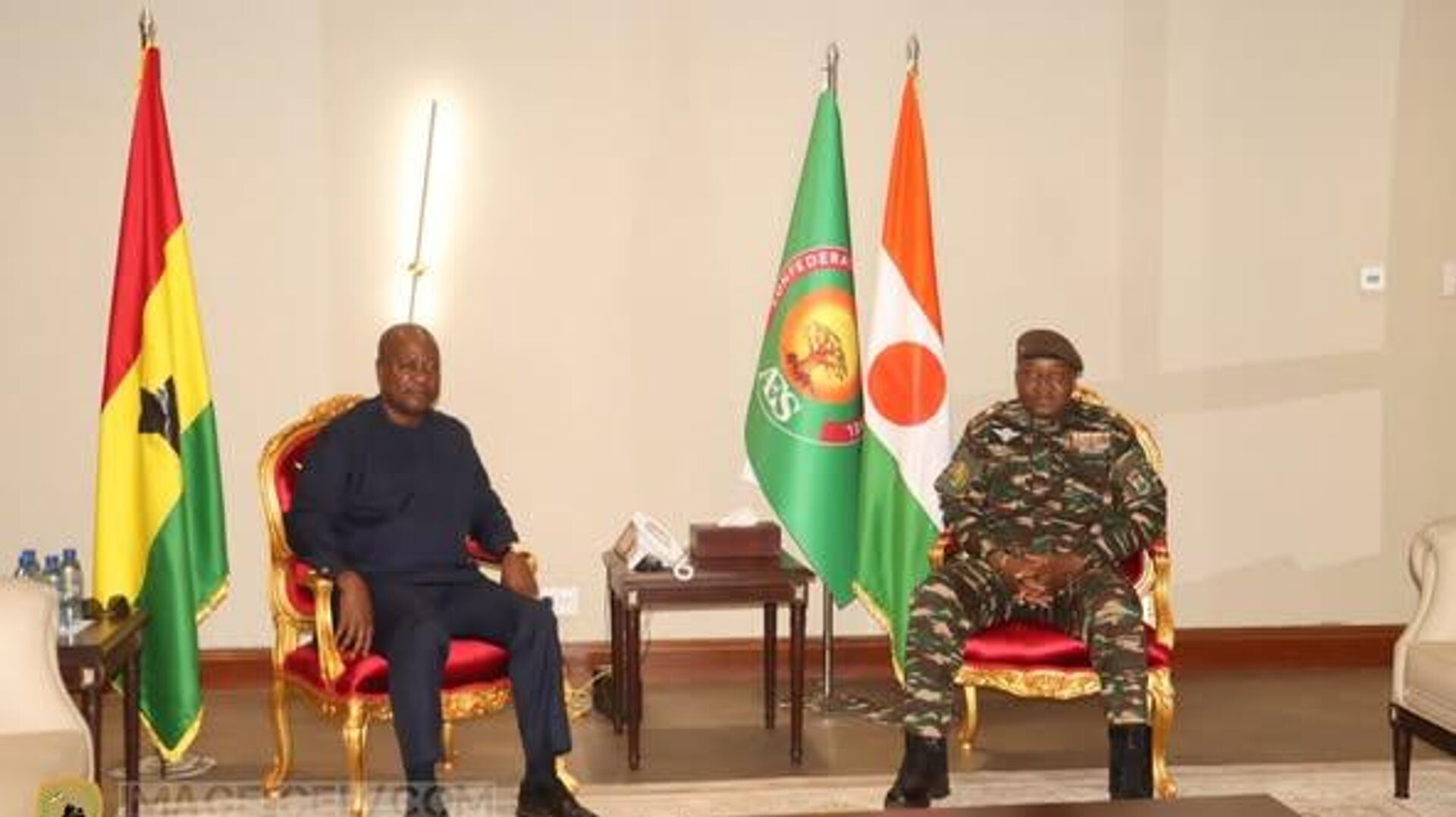 Rencontre entre John Dramani Mahama et Abdourahamane Tiani