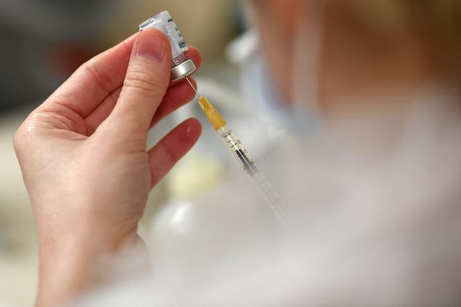 Une infirmière, dans un centre de vaccination contre le Covid-19, à Quimper (Finistère), le 16 février 2021.