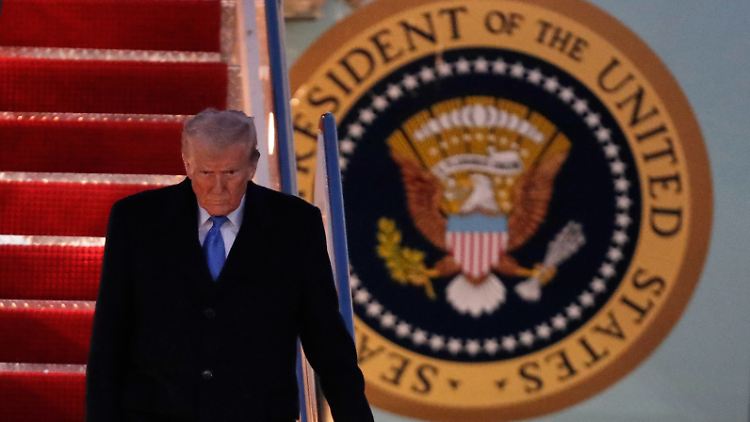 Silence au sommet: Trump ne commente pas la chute des marchés boursiers.