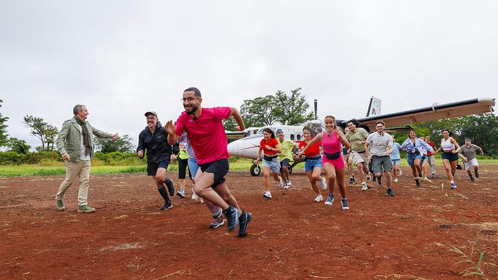 La finale de Pékin Express sur M6 ne sera pas diffusée une semaine après la demi-finale. Photo d’illustration du départ « Pékin Express » saison 20