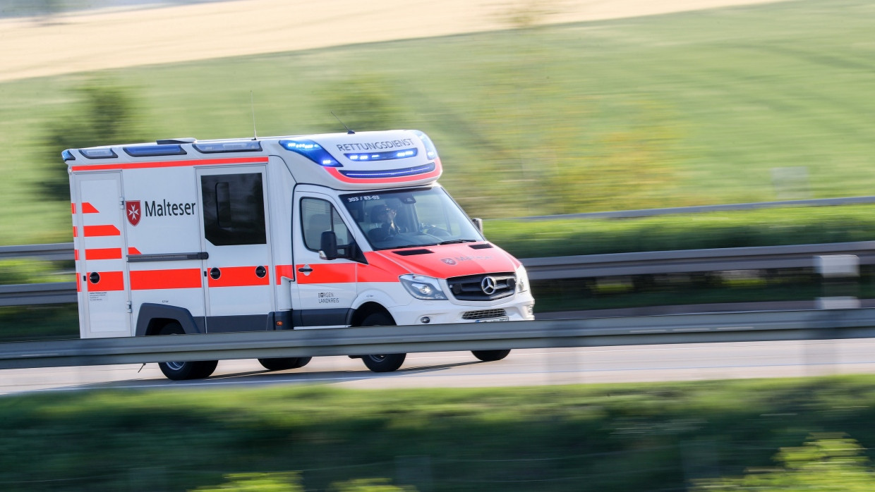 Rettungswagen der Malteser im Einsatz