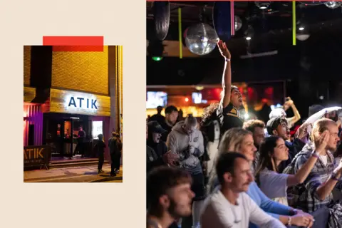 Des personnes devant le club ATIK