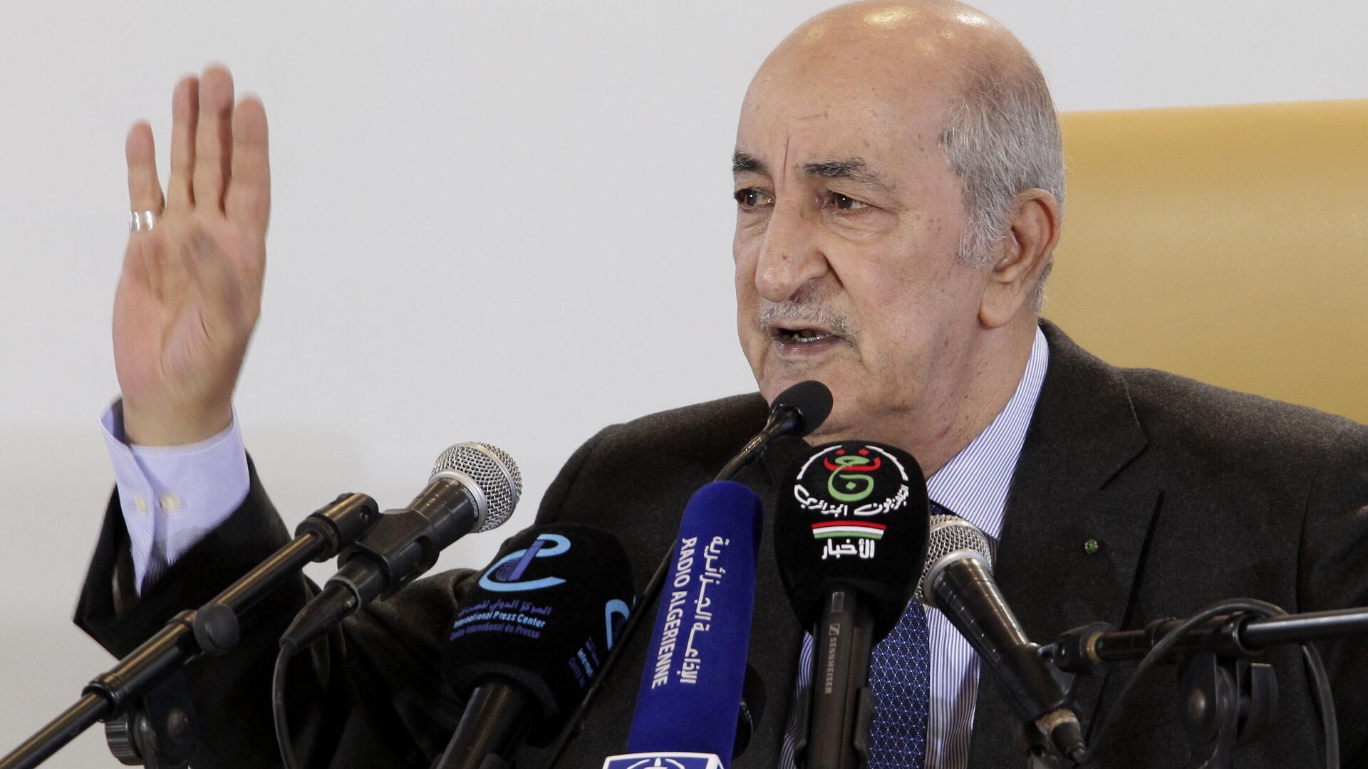 Abdelmadjid Tebboune lors de son entrevue avec les médias