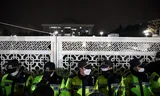Policiers devant le parlement