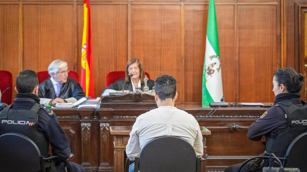 Le détenu condamné à 17 ans de prison pour avoir asphyxié son compagnon de cellule, lors du procès.