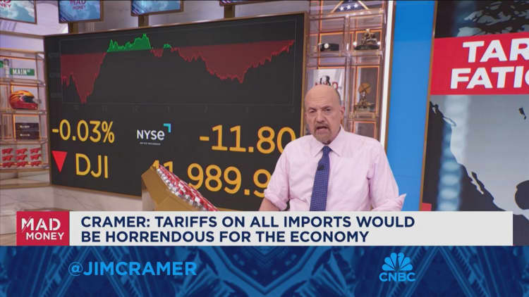 Tarifs sur toutes les importations seront horribles pour l'économie, dit Jim Cramer