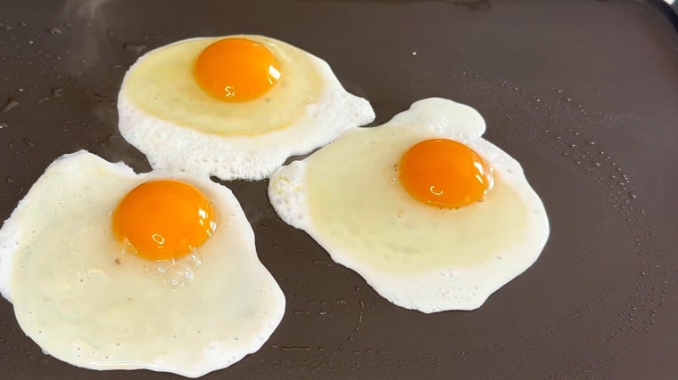 Œufs cuits à la plancha