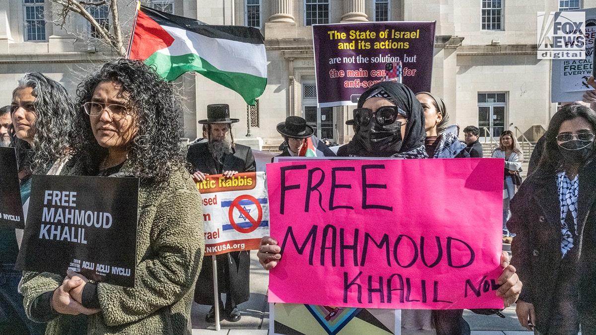 Soutien à Mahmoud Khalil devant le tribunal fédéral.