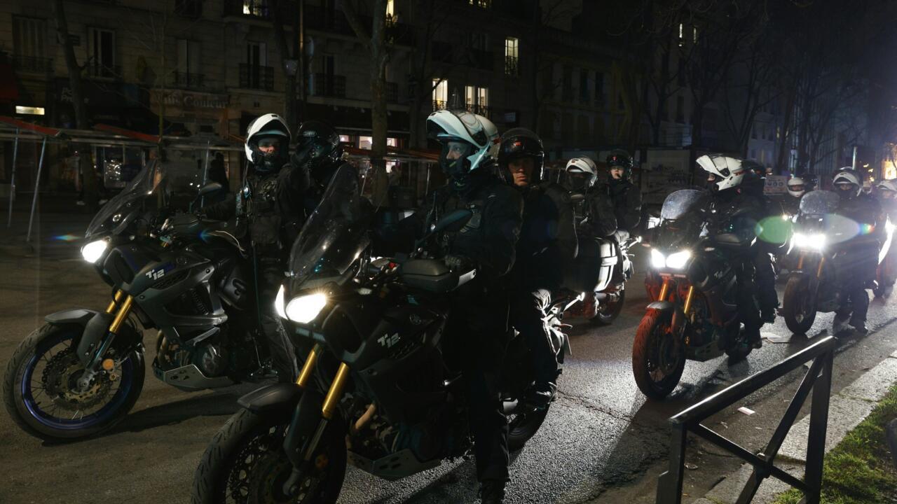 Des policiers de la Brav-M à moto lors d'une manifestation à Paris, le 18 mars 2023