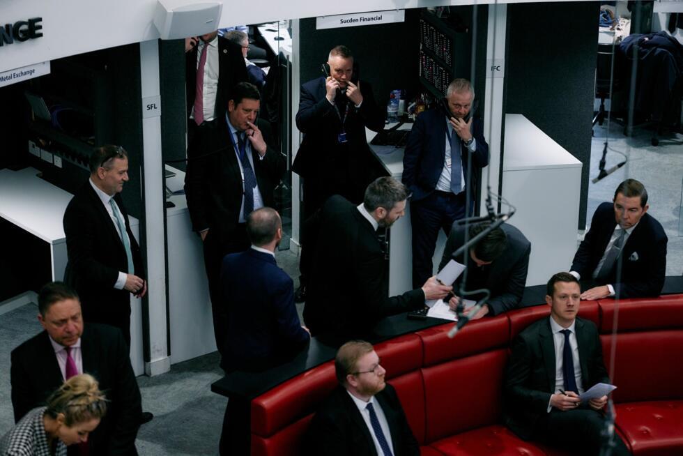 Des traders et brokers dans le 'ring' du London Metal Exchange (LME) à Londres, le 11 mars 2025