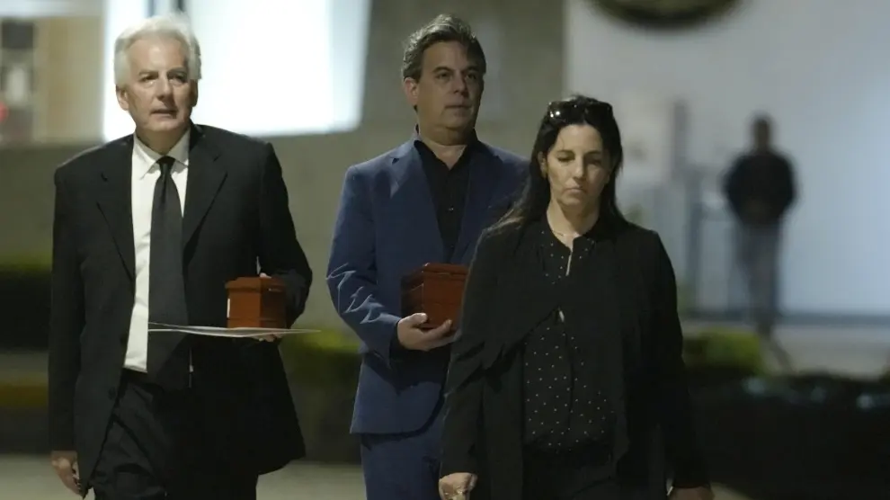 Les restes de Mario Vargas Llosa sont incinérés et remis à ses trois enfants