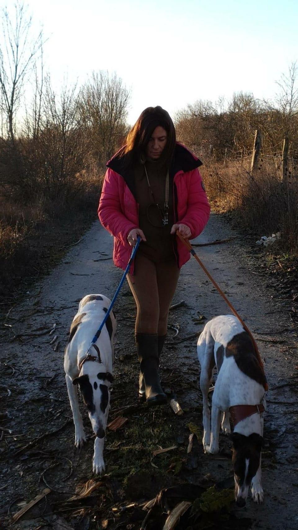 Asunción avec ses galgos