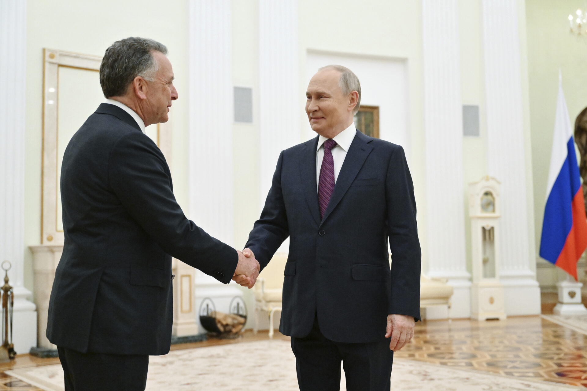 Le président russe Poutine reçoit l'envoyé spécial américain Witkoff au Kremlin