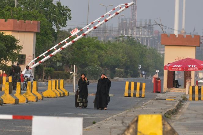 A la frontière entre l’Inde et le Pakistan, à Wagah, près de Lahore, au Pakistan, le 30 avril 2025.