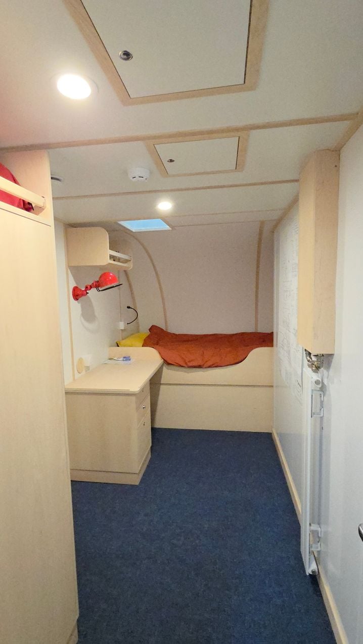 L'hiver, chaque membre de l'équipage aura sa propre cabine afin de pouvoir garder des moments seul pendant la longue nuit polaire.