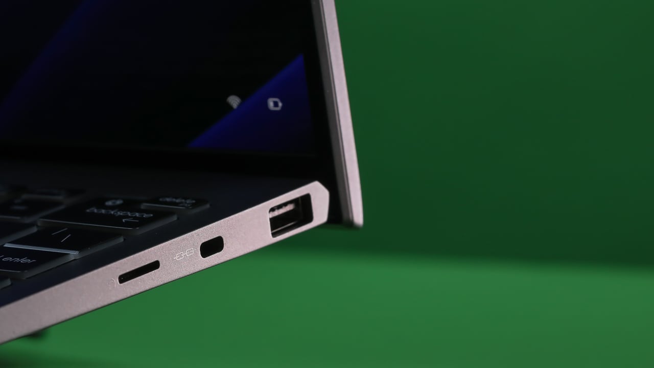 Ports MSI Prestige 13 AI+ Evo