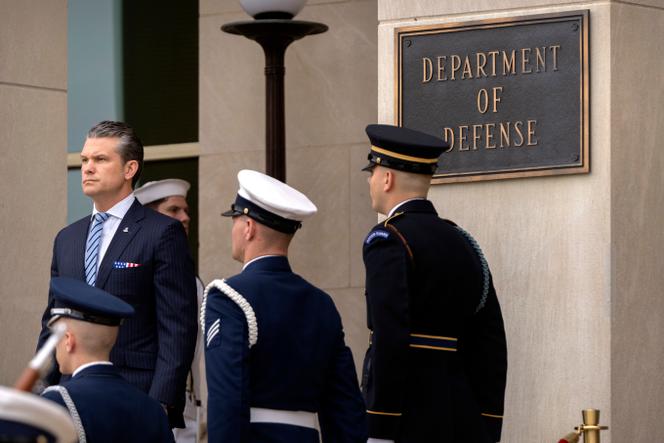 Le secrétaire à la défense, Pete Hegseth, au Pentagone, à Washington, le 5 mai 2025.