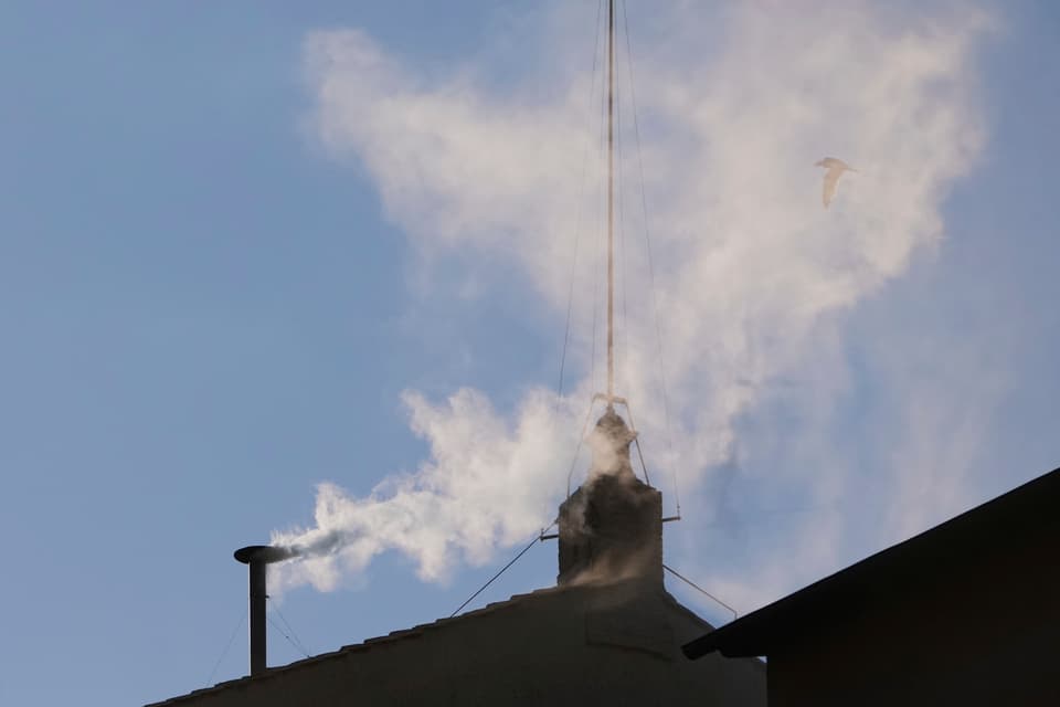 Foule réunie sur la place Saint-Pierre lors de l’annonce du nouveau pape