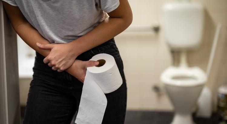 5 erreurs courantes aux toilettes qui nuisent à votre santé selon les spécialistes