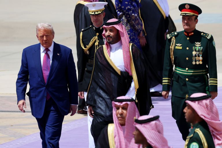 Donald Trump accueilli par le prince héritier Mohammed ben Salmane à Riyad
