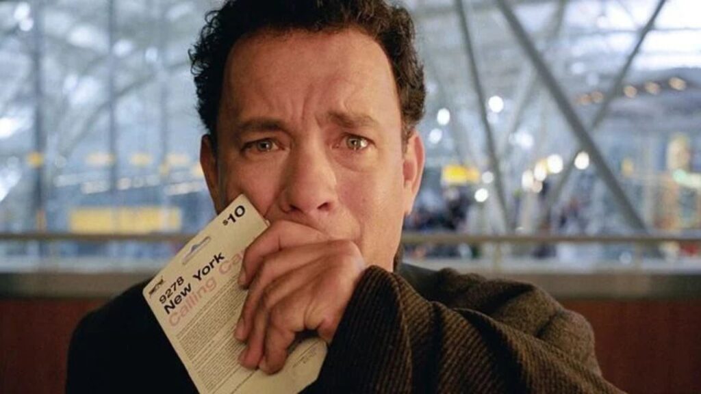 Tom Hanks dans le film Le Terminal inspiré de Mehran Karimi Nasseri