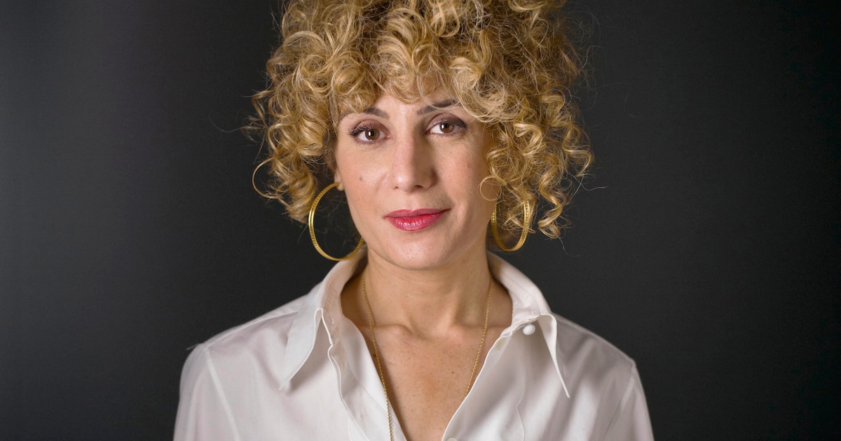 Abnousse Shalmani, écrivaine et chroniqueuse