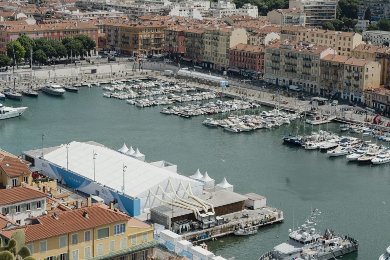 Navire présidentiel sur la baie de Nice