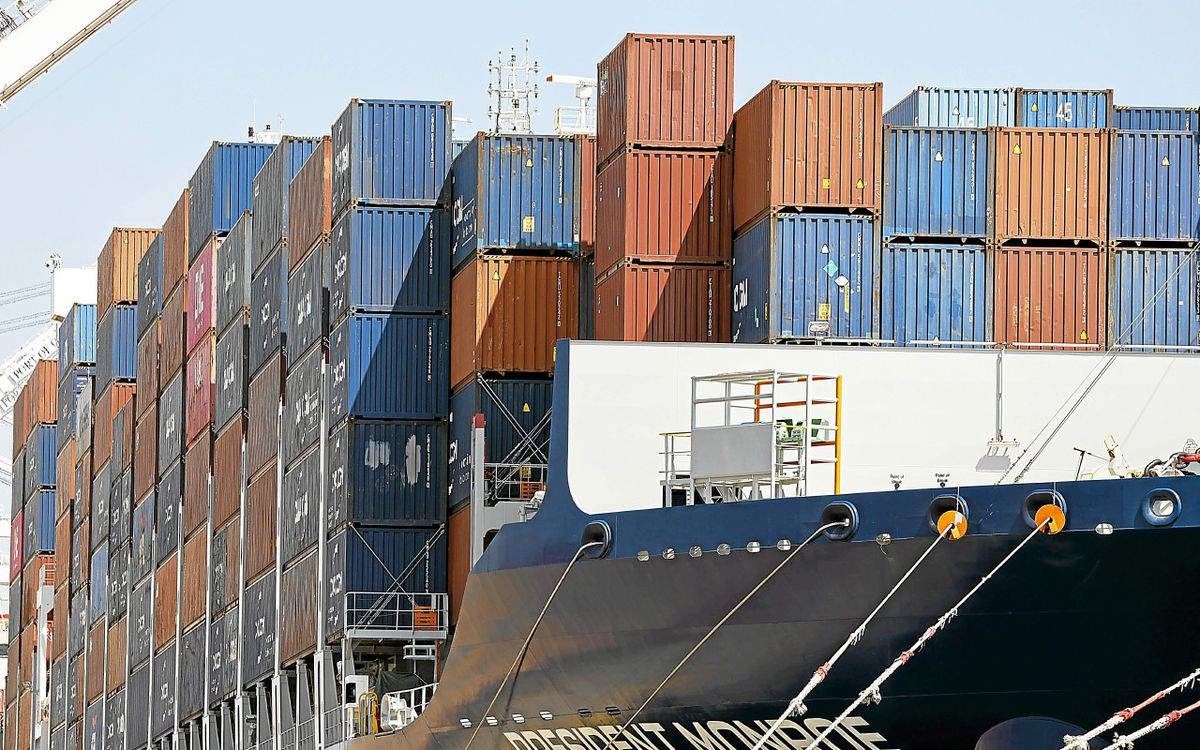 Graphique illustrant la baisse des prévisions de croissance mondiale