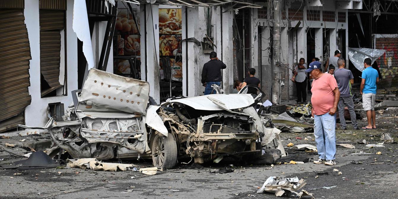 Dégâts visibles après une attaque à la bombe en Colombie