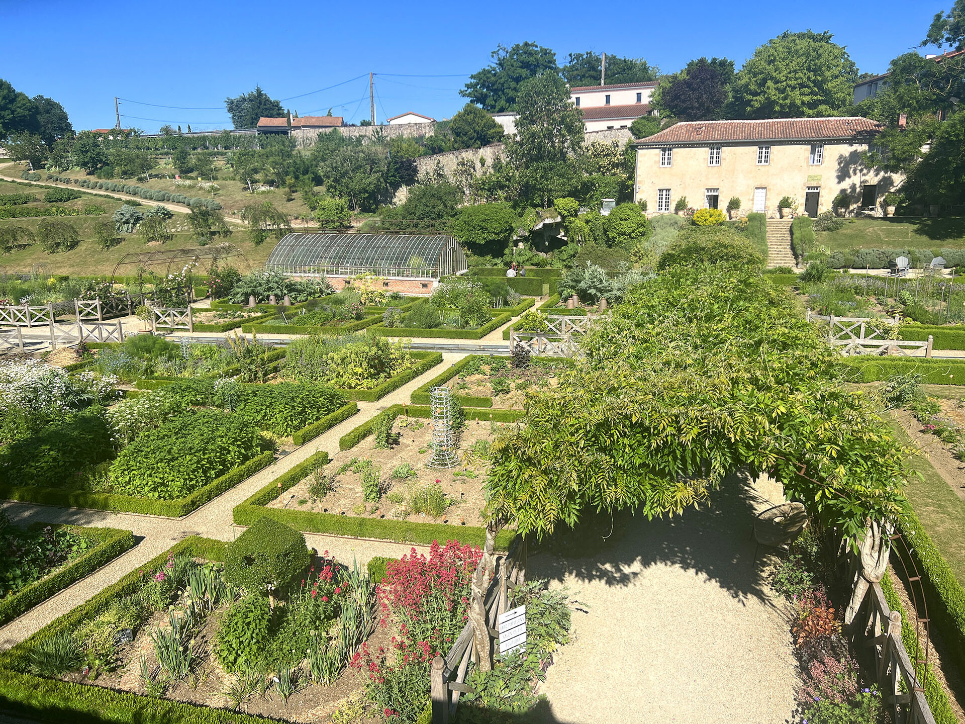 Potager Colbert, flânerie gourmande et artistique Potager Colbert, flânerie gourmande et artistique