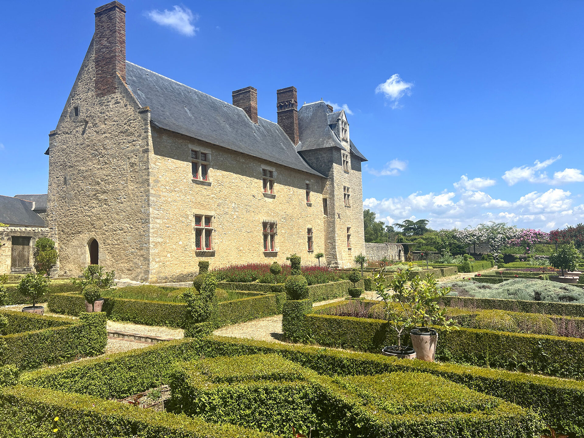 Château de Villeneuve : des jardins aux multiples facettes Château de Villeneuve : des jardins aux multiples facettes