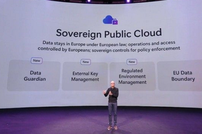 Satya Nadella, CEO de Microsoft à Amsterdam, a renforcé les offres de cloud publics et privés en Europe. (Crédit Photo : Microsoft)