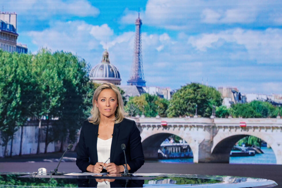 Anne-Sophie Lapix sur le plateau du 20H de France, le 21 avril 2022