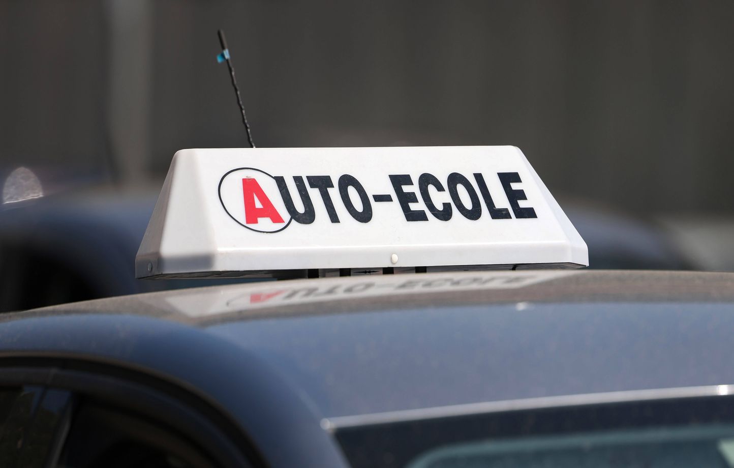 Monitrice contrôlée à haute vitesse dans une zone urbaine