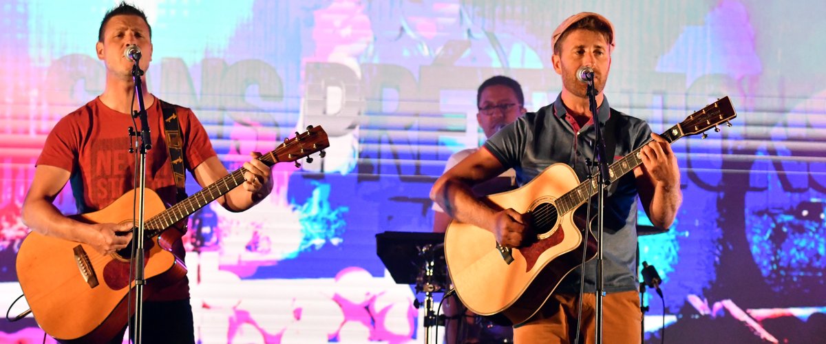 Scène musicale en plein air lors de la fête de la musique à Agen