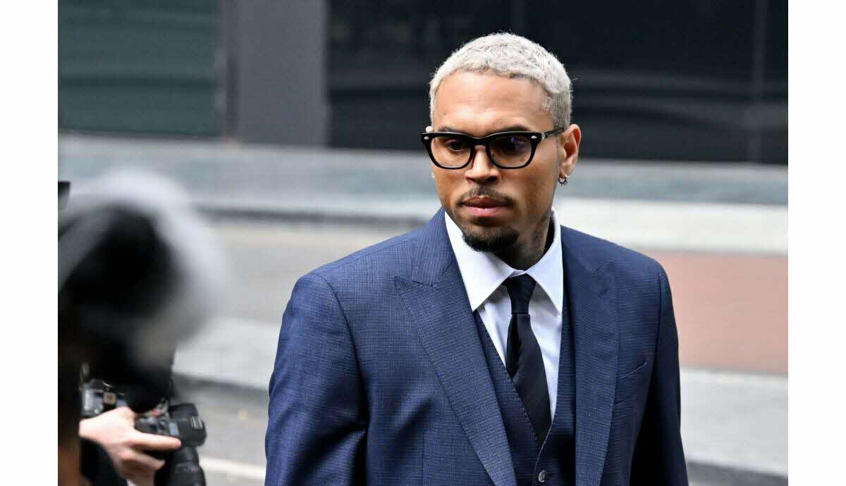 Chris Brown lors de l'audience à Londres