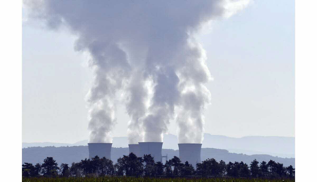 Vague de chaleur impactant la production nucléaire