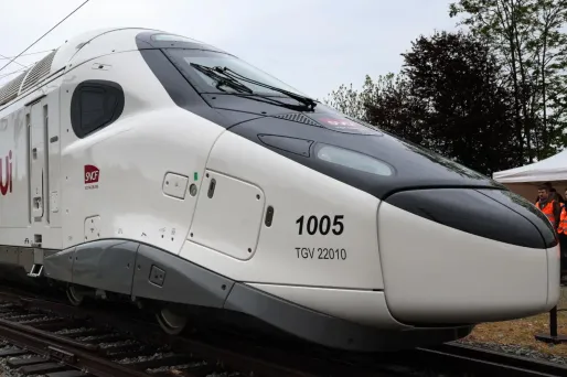 Embarquez dès maintenant dans le futur train à grande vitesse grâce à une visite virtuelle.
