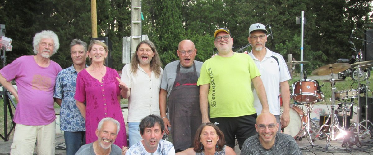 Fête de la musique à Cennoise, ambiance conviviale avec musique et gastronomie