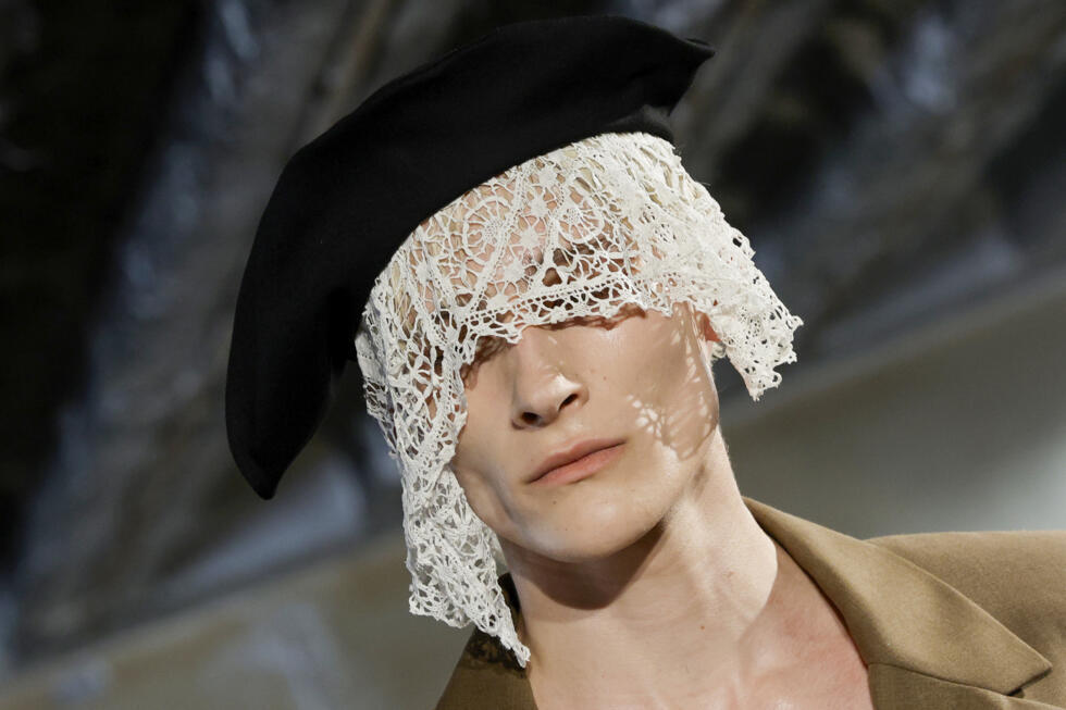 Défilé printemps-été 2026 d'Egonlab lors de la Fashion Week de Paris, le 25 juin 2025