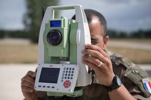 Les métiers du numérique, du génie, de l’artillerie, de la logistique et de la maintenance du matériel permettent aussi de rejoindre les différents corps de l'armée.