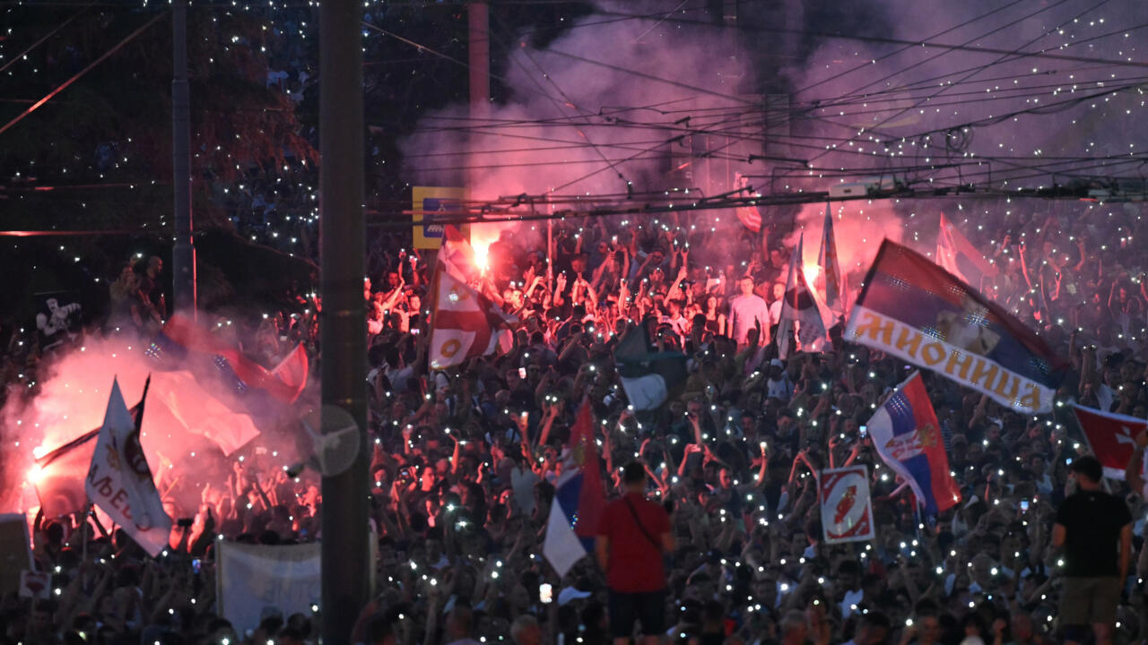 Manifestation pour des élections anticipées à Belgrade, le 28 juin 2025